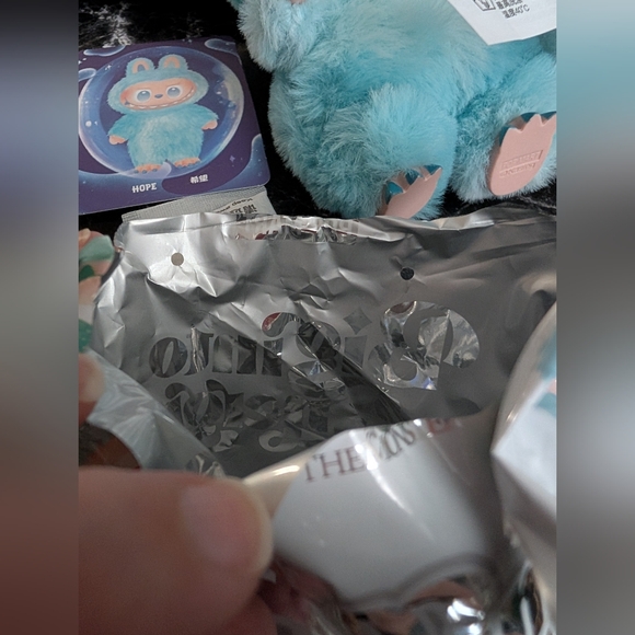 Pop Mart Labubu Big Into Energy Hope - Picture 6 of 7